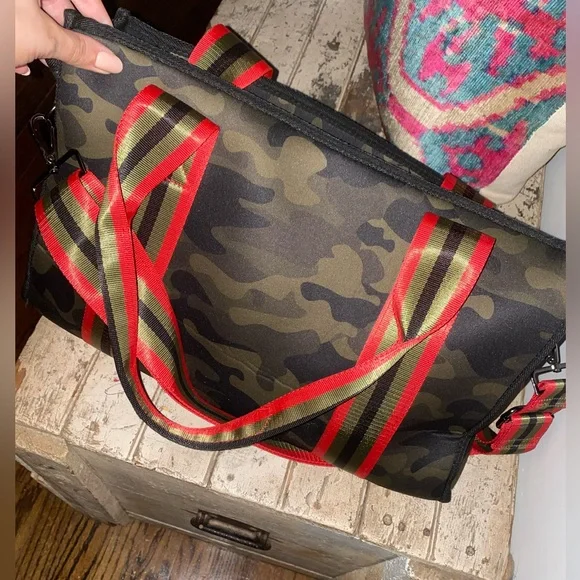 Camo Haute Shore Bags Near Me Camo Bag Haute Shore Tote Bag Haute Shore Greyson Crosstown